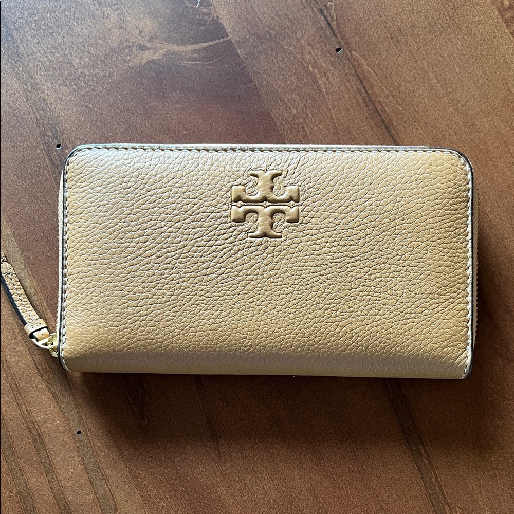 Tory Burch Beige Leather Zip Wallet
